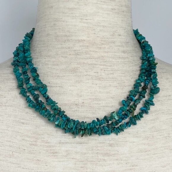 Triple Strand Blue Green Beaded Dyed Turquoise Chip 18" Necklace Toggle Closure - Picture 13 of 16